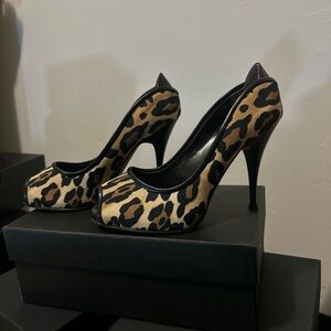 Giuseppe Zanotti : Cheetah Print Peep-Toe High Heels